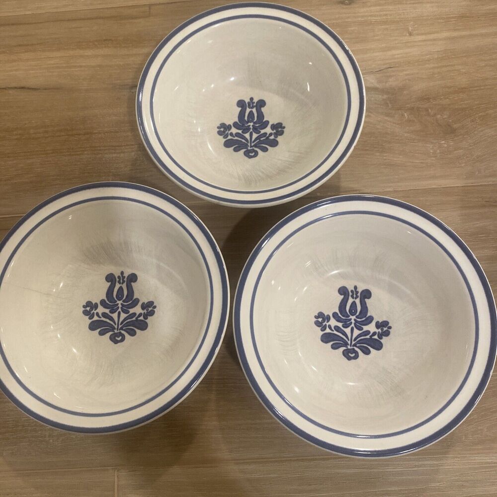 Pfaltzgraff “Village” Collection Bowls Set Of 3 White & Blue Flowers 6"